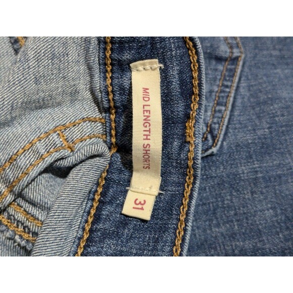 Levi's women's mid length jean shorts Size 31 rolled cuff distressed 4" length - Picture 7 of 9